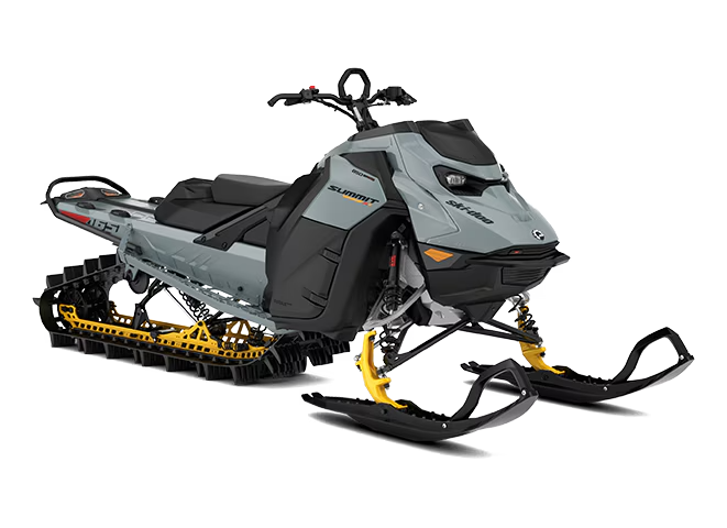 Varje Ski-Doo Summit-modell ger unika djupsnöupplevelser. Oavsett om du attackerar den mest tekniska terrängen, söker efter oändliga pudersänkor eller jagar det som väntar bortom nästa topp, finns det en Summit som passar din stil.